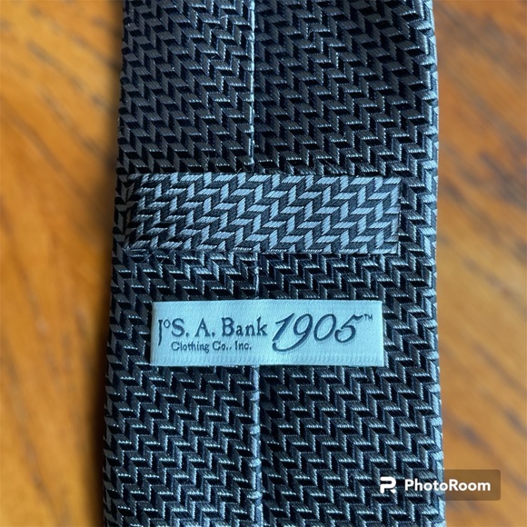 Jos. A. Bank Formal Business Tie, 100% Silk, Black, 60” x 2 7/8” - Picture 6 of 9
